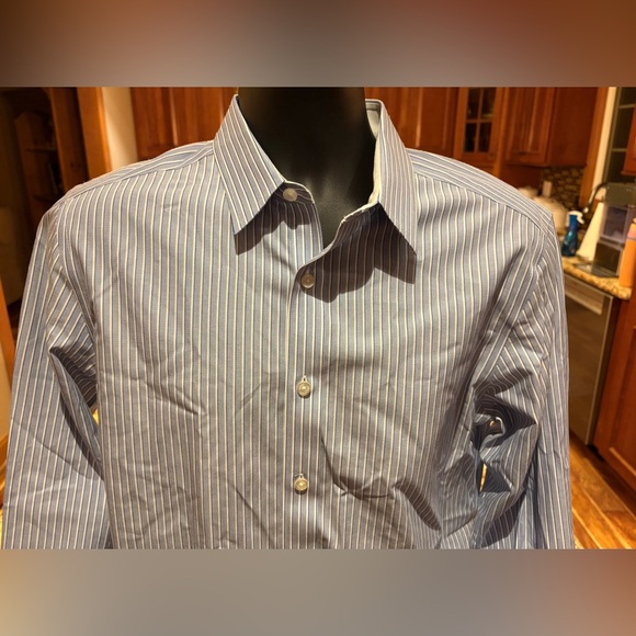 UNTUCKit Men's Blue Striped Dress Shirt‎ - Picture 2 of 6
